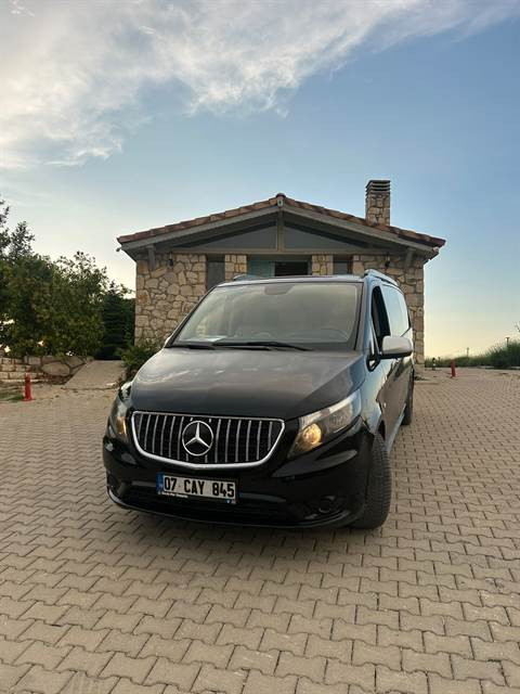 Mercedes Vito ön görünüm