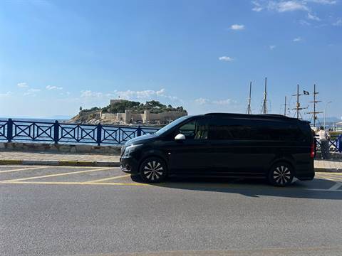 Kuşadası Güvercinada önünde AKSOY VIP